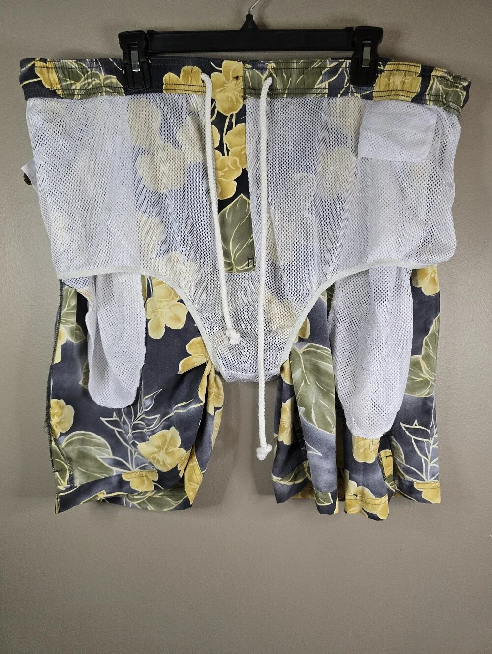 Tommy Bahama Swim Trunks Grey Yellow Floral Hibiscus Relax Beach Shorts Size XXL